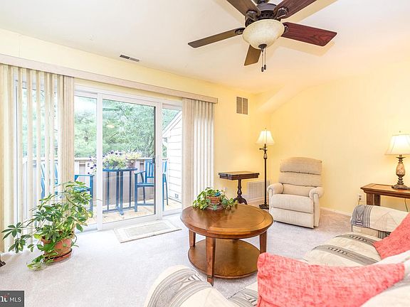 4th image of 608 Thornton Ct #608