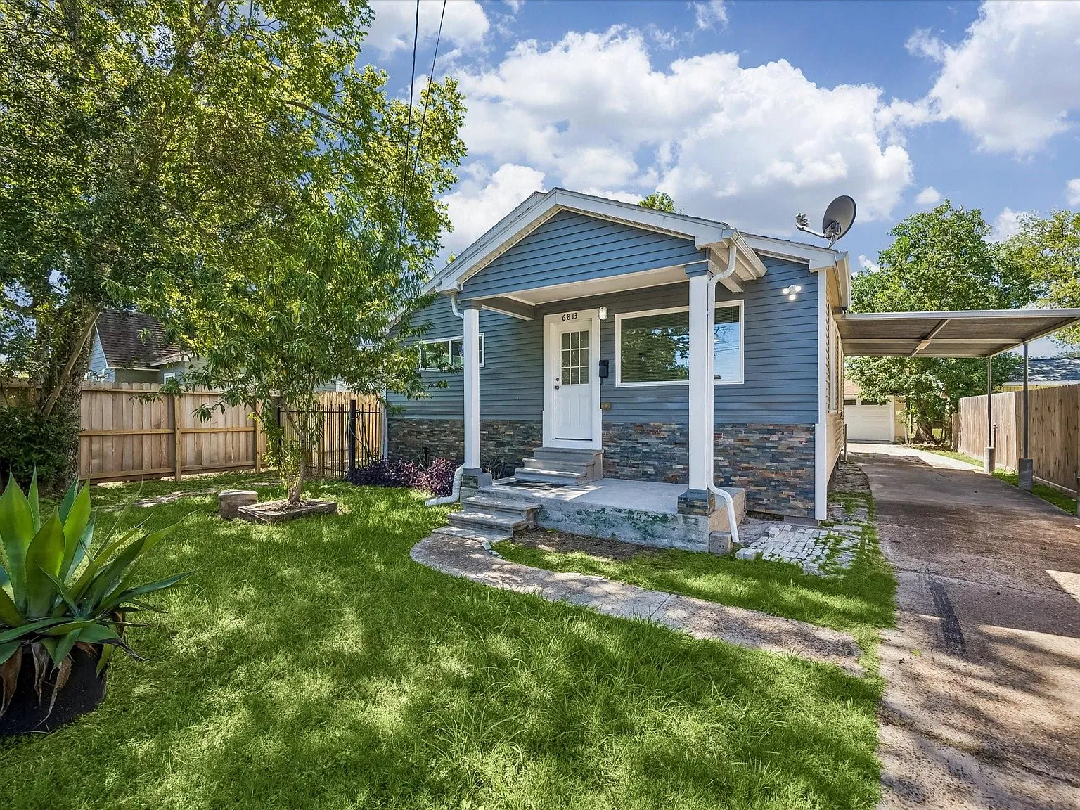 3 bed, 1.0 bath, 1128 sqft, $1,800 — Photo 2