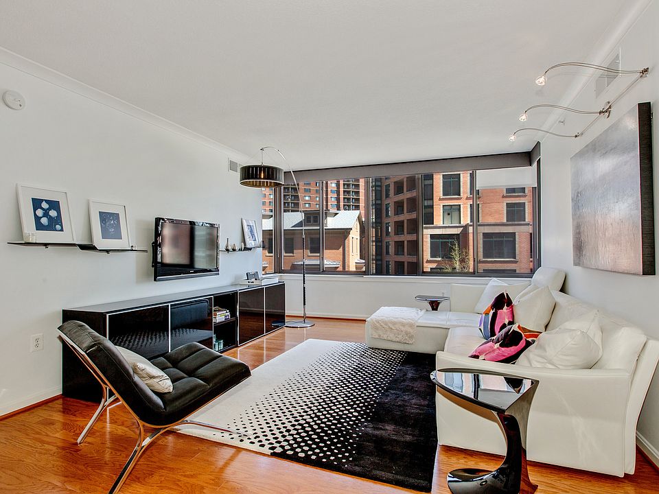 1st image of 2220 Fairfax Dr APT 306