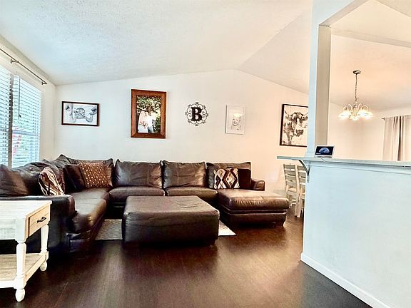 4th image of 727 Moonraker Ct
