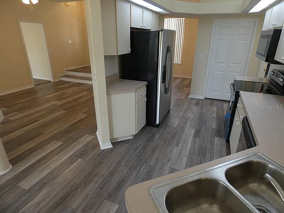 3rd image of 10139 Briar Cir
