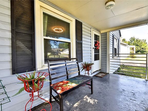 5th image of 2204 Forest Lake Dr