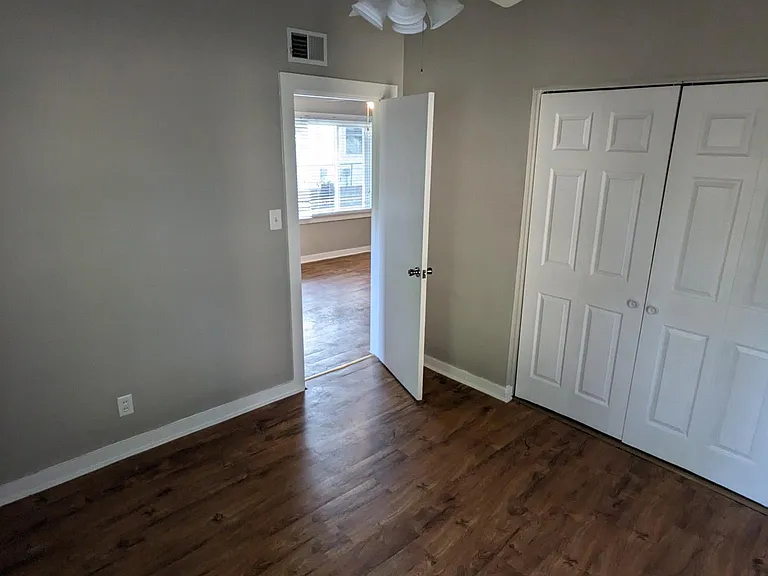 406 E Iowa St #2 — Photo 14