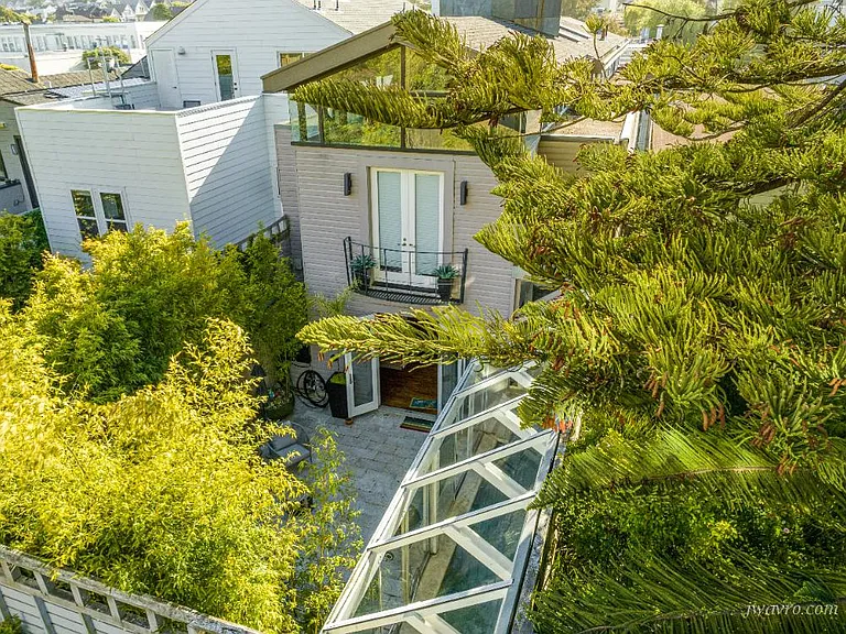 451 Eureka St — Photo 50