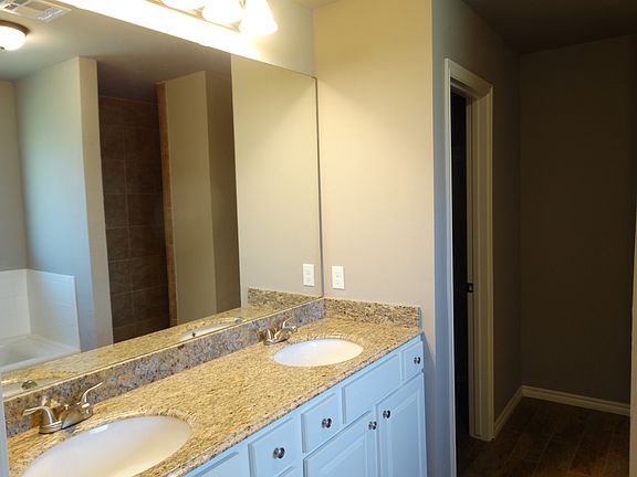 3rd image of 853 Golden Pond Dr