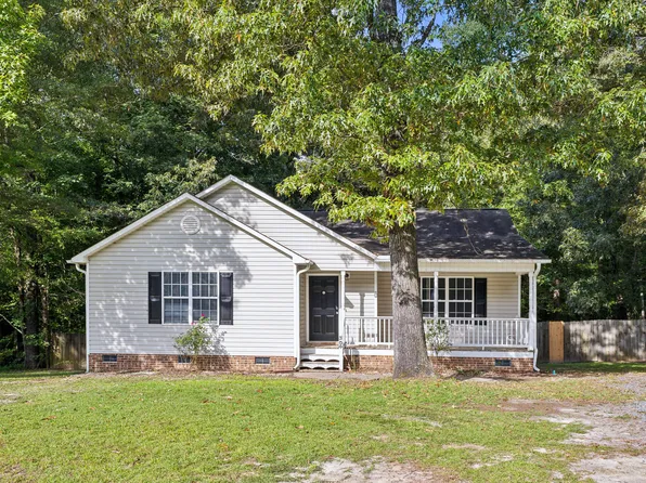 304 Duck Pond Ln, Clayton, NC 27520
