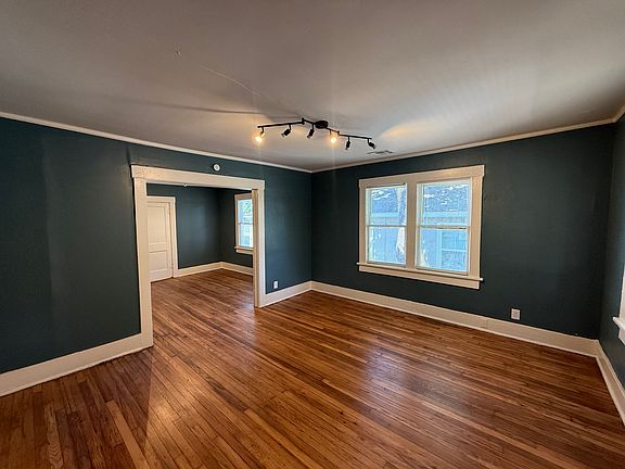 4th image of 1405 W Admiral Blvd