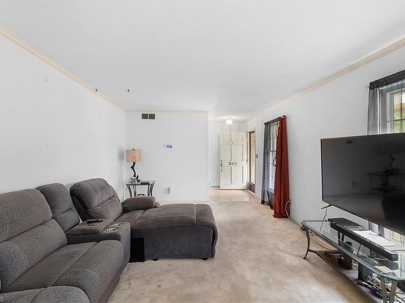 5th image of 300 Bremen Dr