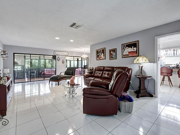 3rd image of 6410 Lakemont Circle