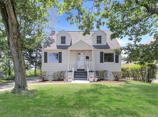 968 Reef Rd, Fairfield, CT 06824