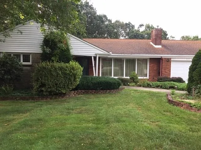 116 Wishart Dr photo 1