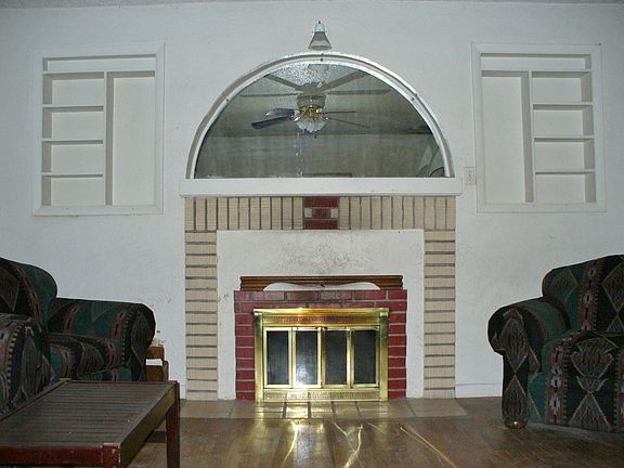 3rd image of 439 Westwood Ln