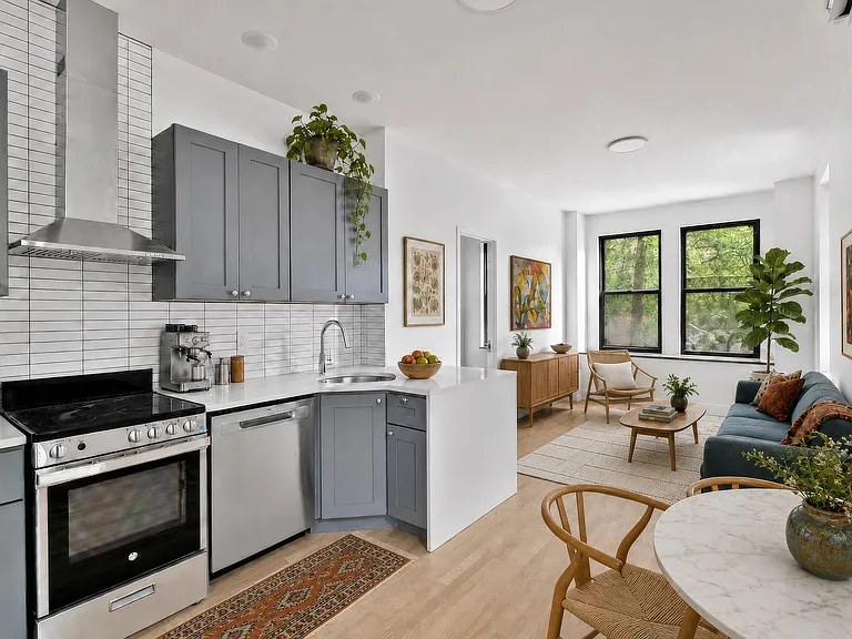 122 Willoughby Ave #3 — Photo 1