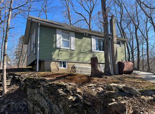 6 Acorn Trl, Oak Ridge, NJ 07438