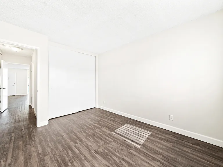 13505 Burbank Blvd #2 — Photo 15