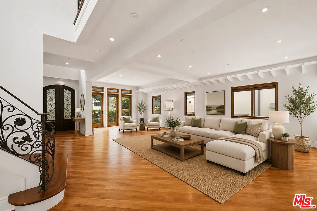 5 bed, 7.0 bath, 4722 sqft, $21,991 — Photo 1