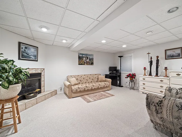 32504 Millstone Cir — Photo 17
