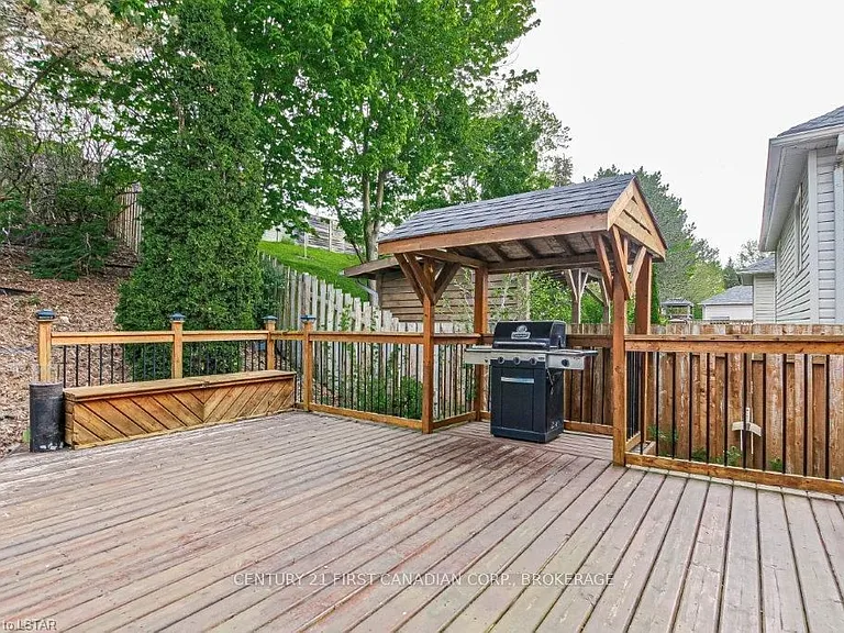 91 Meadowridge Rd — Photo 25