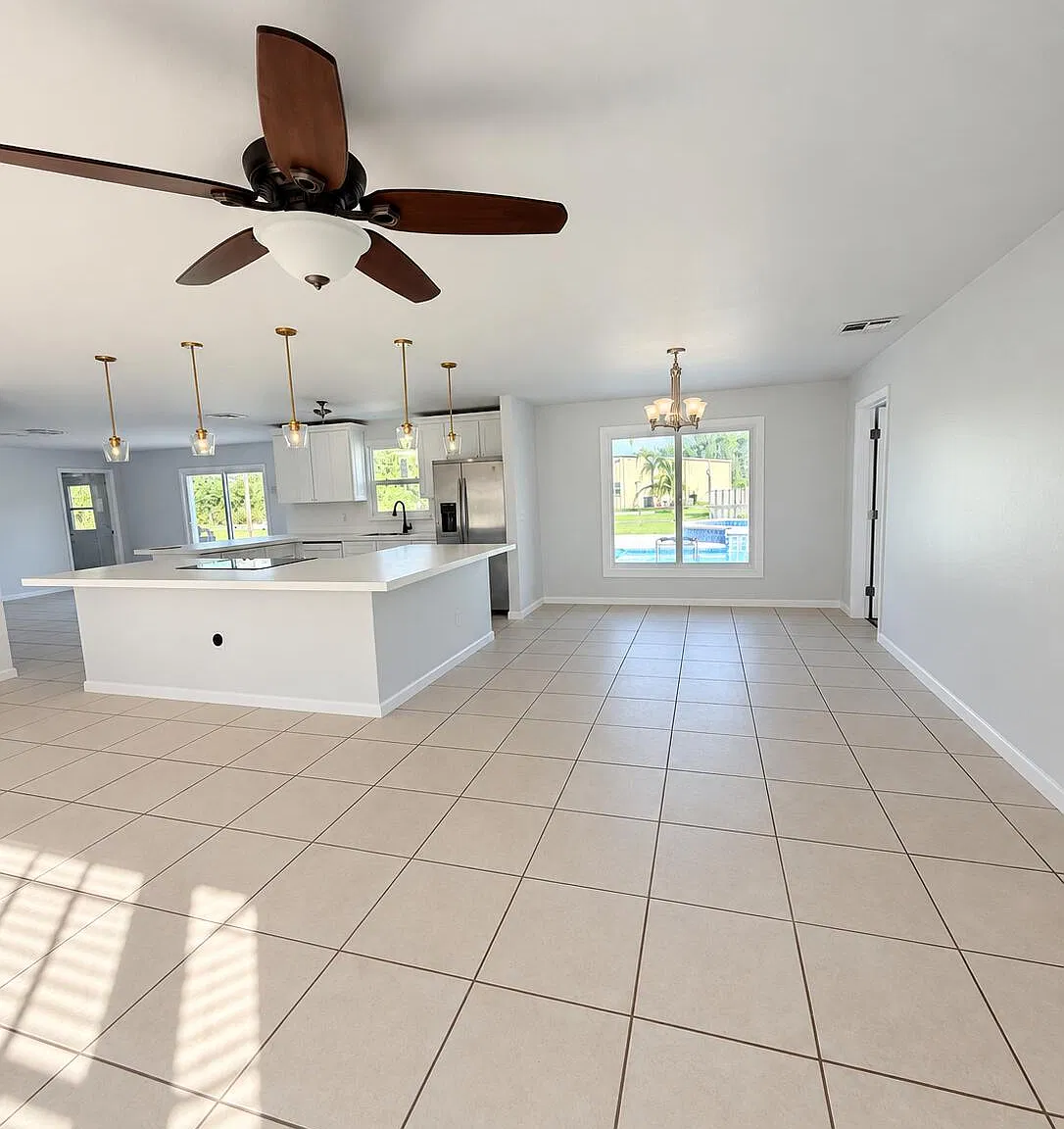 3 bed, 2.0 bath, 1677 sqft, $4,500 — Photo 4