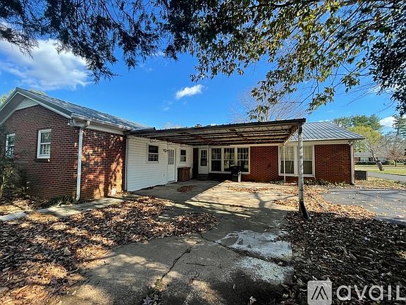 3rd image of 1107 Scottland Dr #1107
