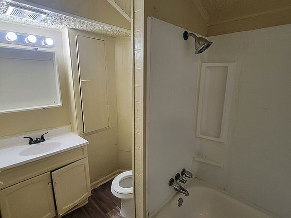 2nd image of 1314 Blaine Ave