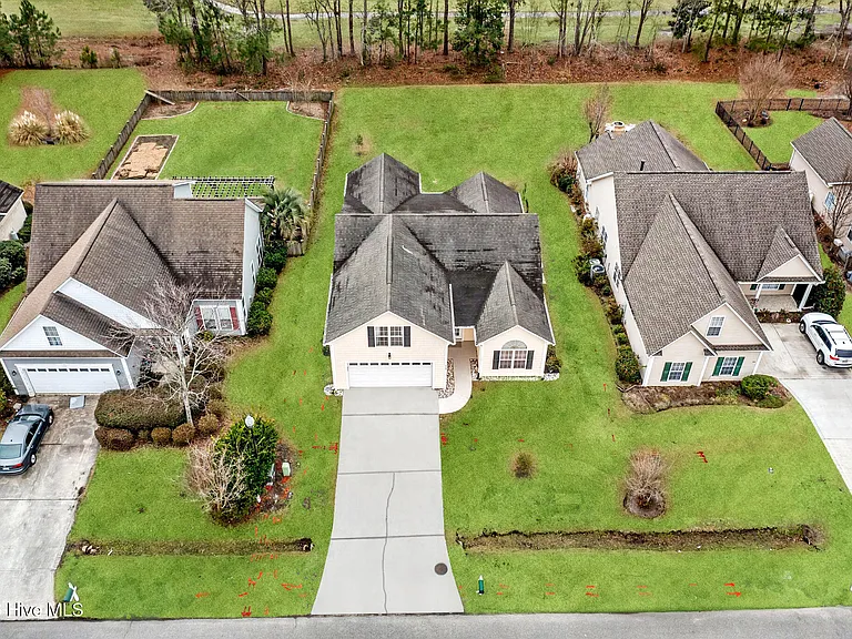 508 Azalea Dr — Photo 4