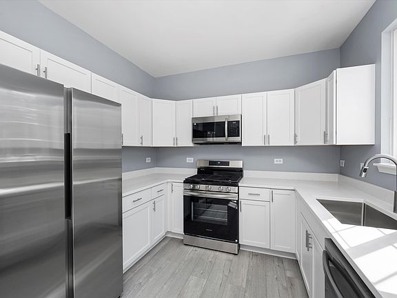 3rd image of 1098 Walker Ct