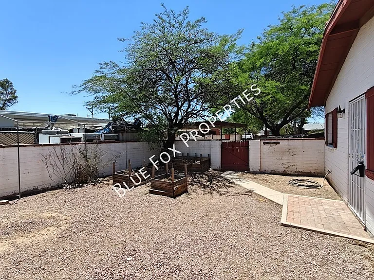 1224 N Camilla Blvd — Photo 16