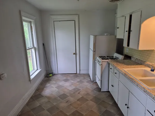 227 Douglas Ave, Kalamazoo, MI 49007