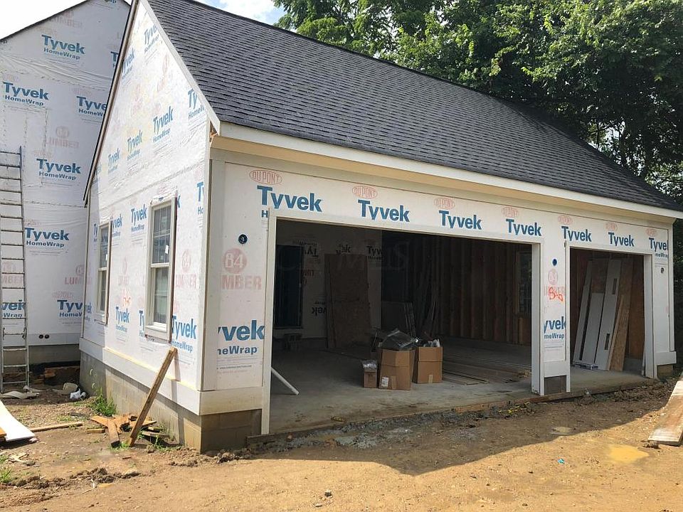2nd image of 618 Creek Ln