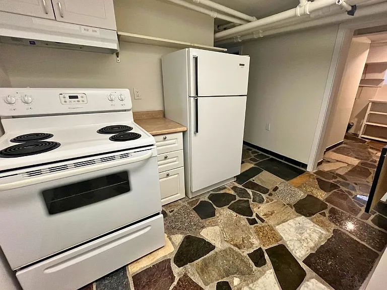 315 Frank St — Photo 20