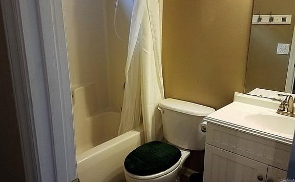 4th image of 642 Montgomery Dr