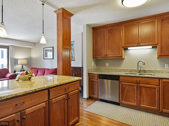 5th image of 121 Washington Ave S APT 915