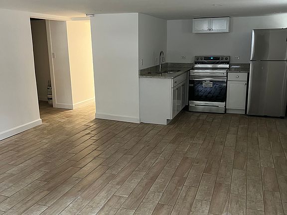 4th image of 2605 W Winnemac Ave #G