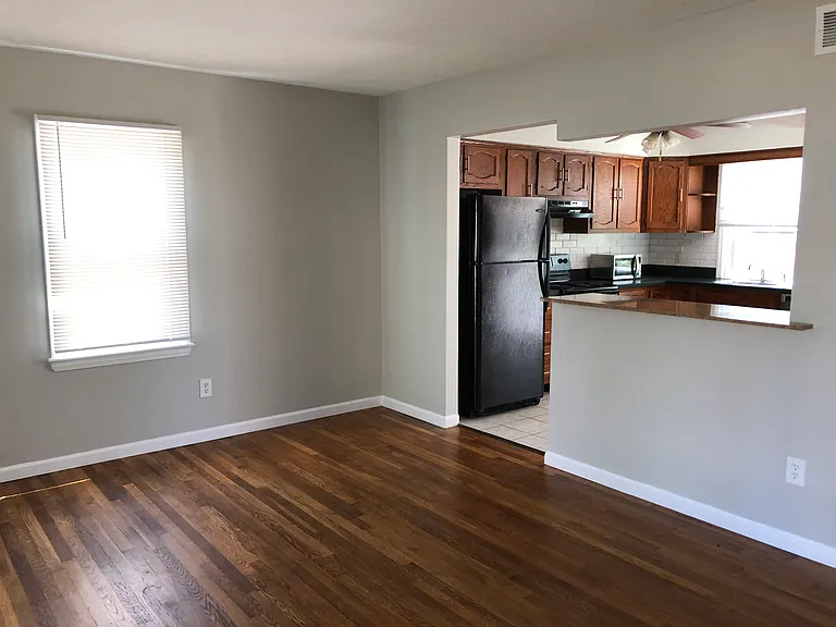 13603 Kirton Ave — Photo 11
