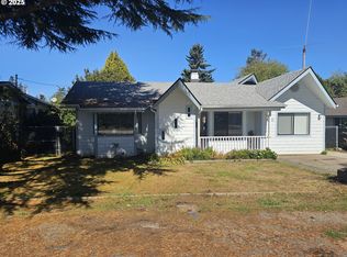 430 Pine St, Brookings, OR 97415