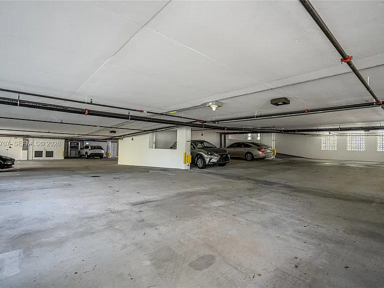 1091 Galiano St #102 — Photo 29