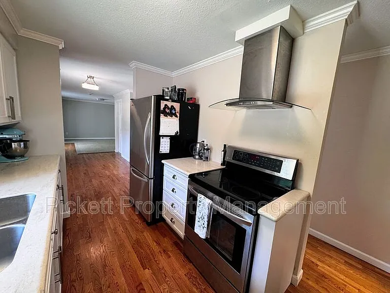 2270 Madrona Dr SE — Photo 8