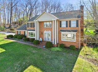 1192 Round Meadow Dr, Christiansburg, VA