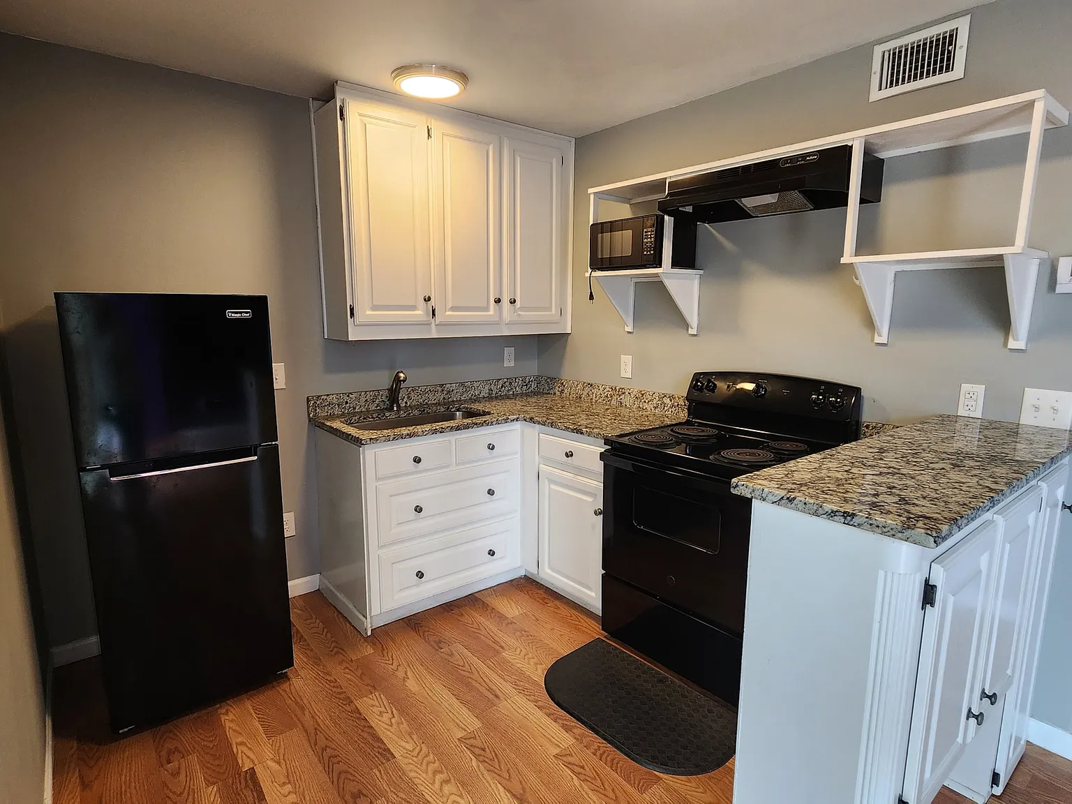Comfortable Rental 1402 N 2nd Street, Killeen, TX — Photo 1