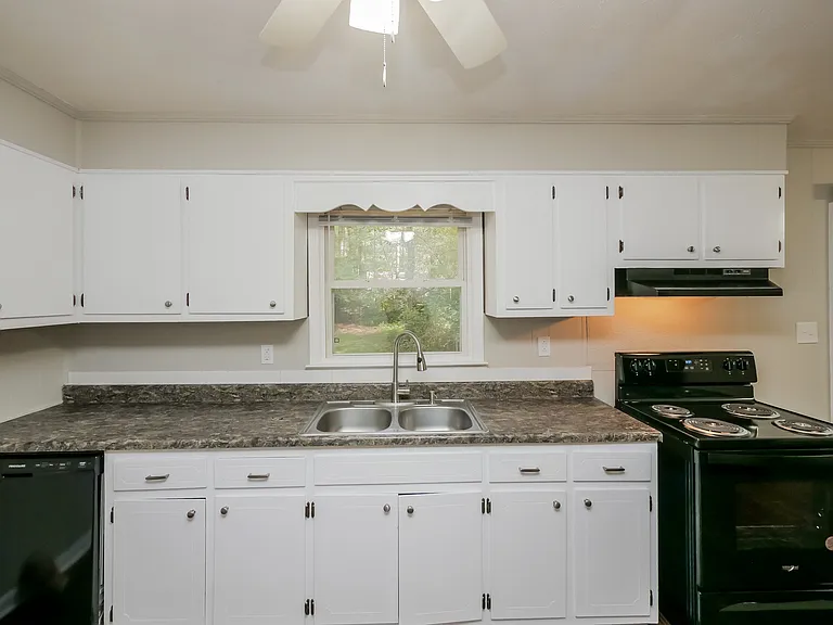135 Wildwood Dr — Photo 11