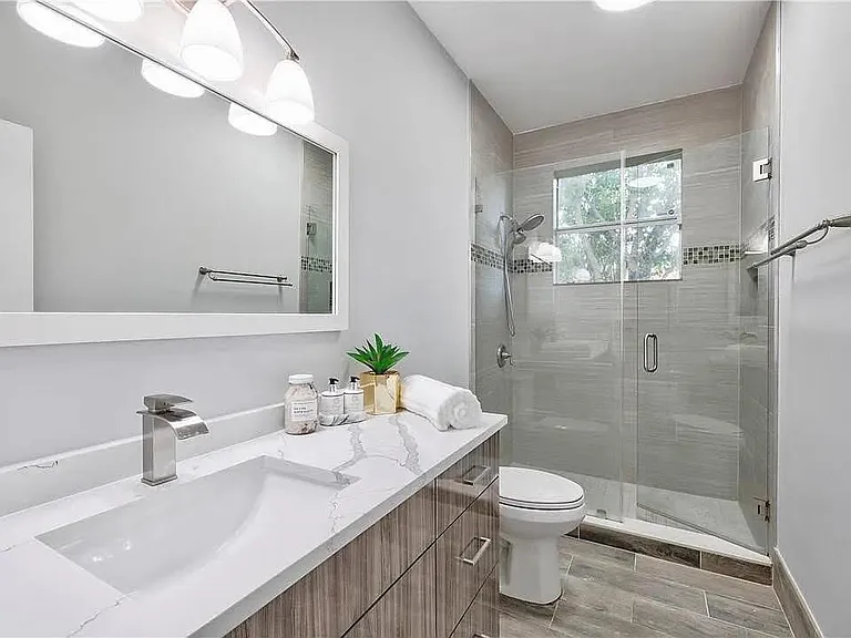 5989 NW 74th St — Photo 15