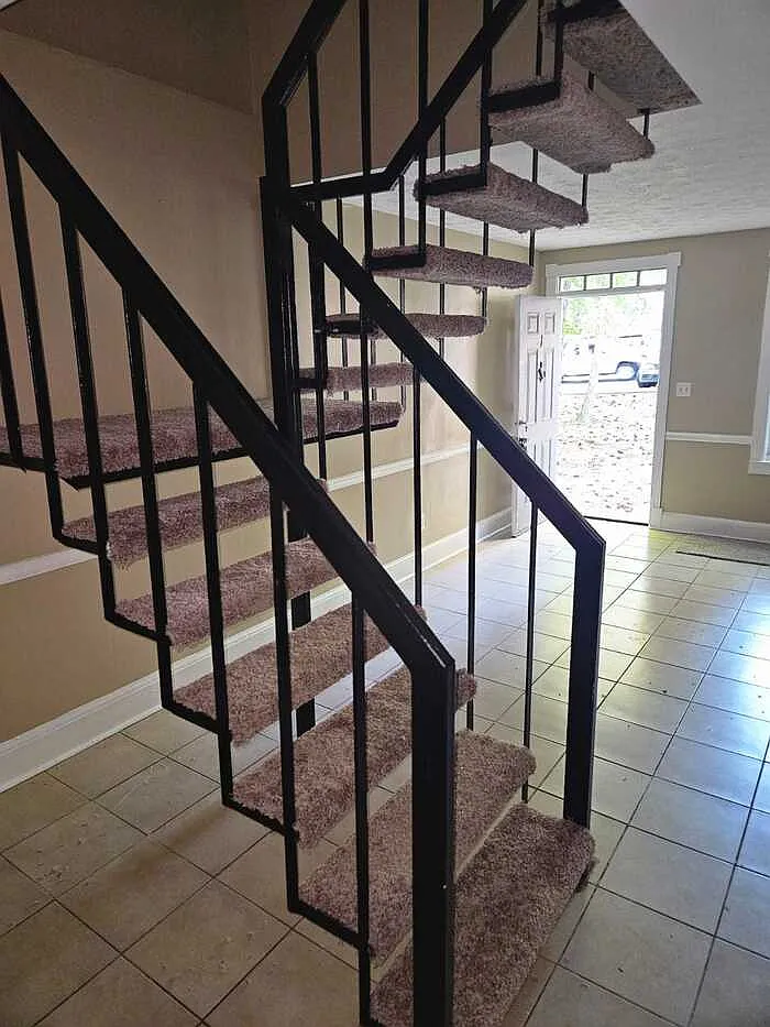 2 bed, 1.5 bath, 1100 sqft, $1,350 — Photo 2