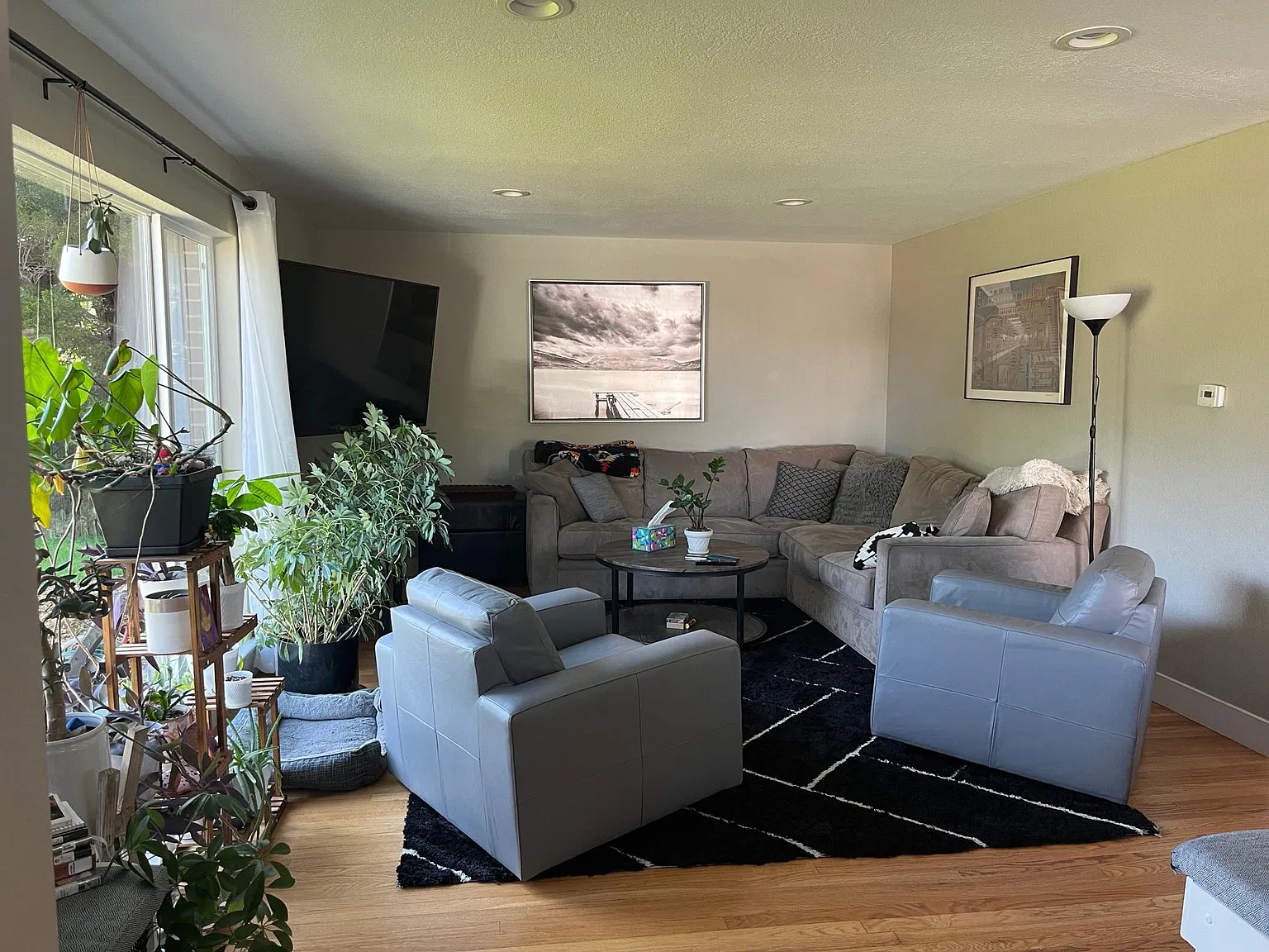 4 bed, 2635 sqft, $3,200 — Photo 1