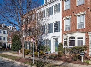 906 Featherstone St, Gaithersburg, MD 20878