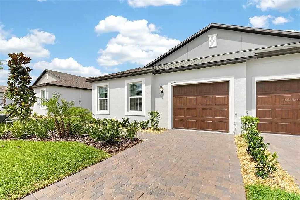2 bed, 2.0 bath, 1613 sqft, $3,300 — Photo 3