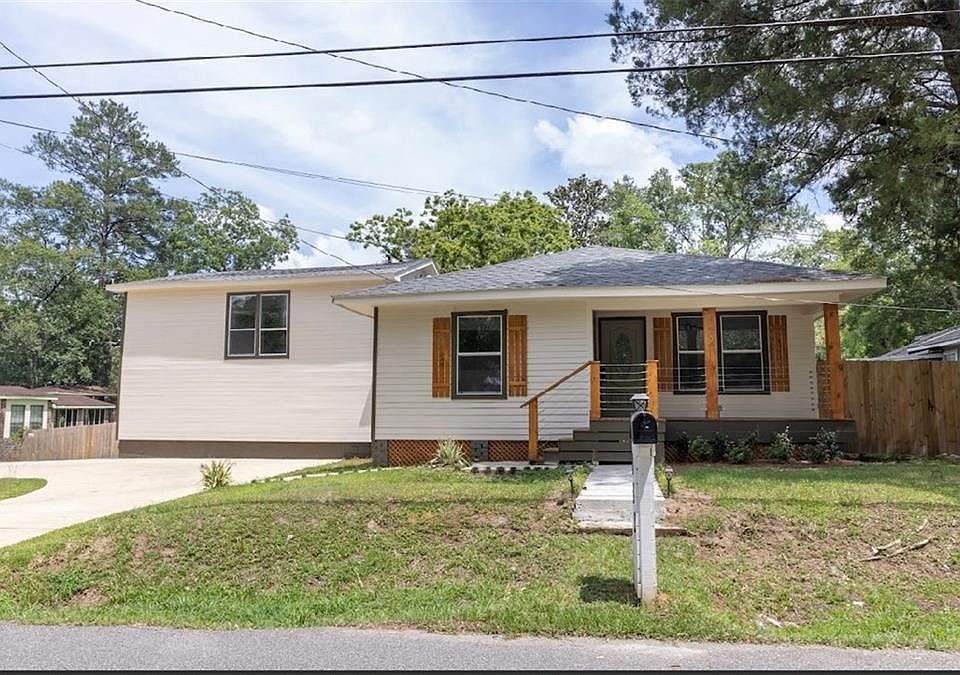 1st image of 132 Anderson Avenue N