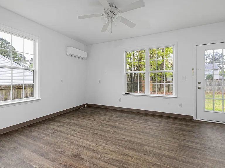 6905 Dawnalia Ct — Photo 15