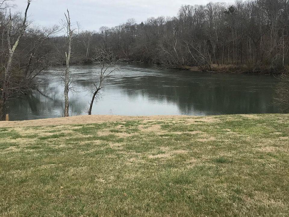 2nd image of 11 River Pointe Dr NE