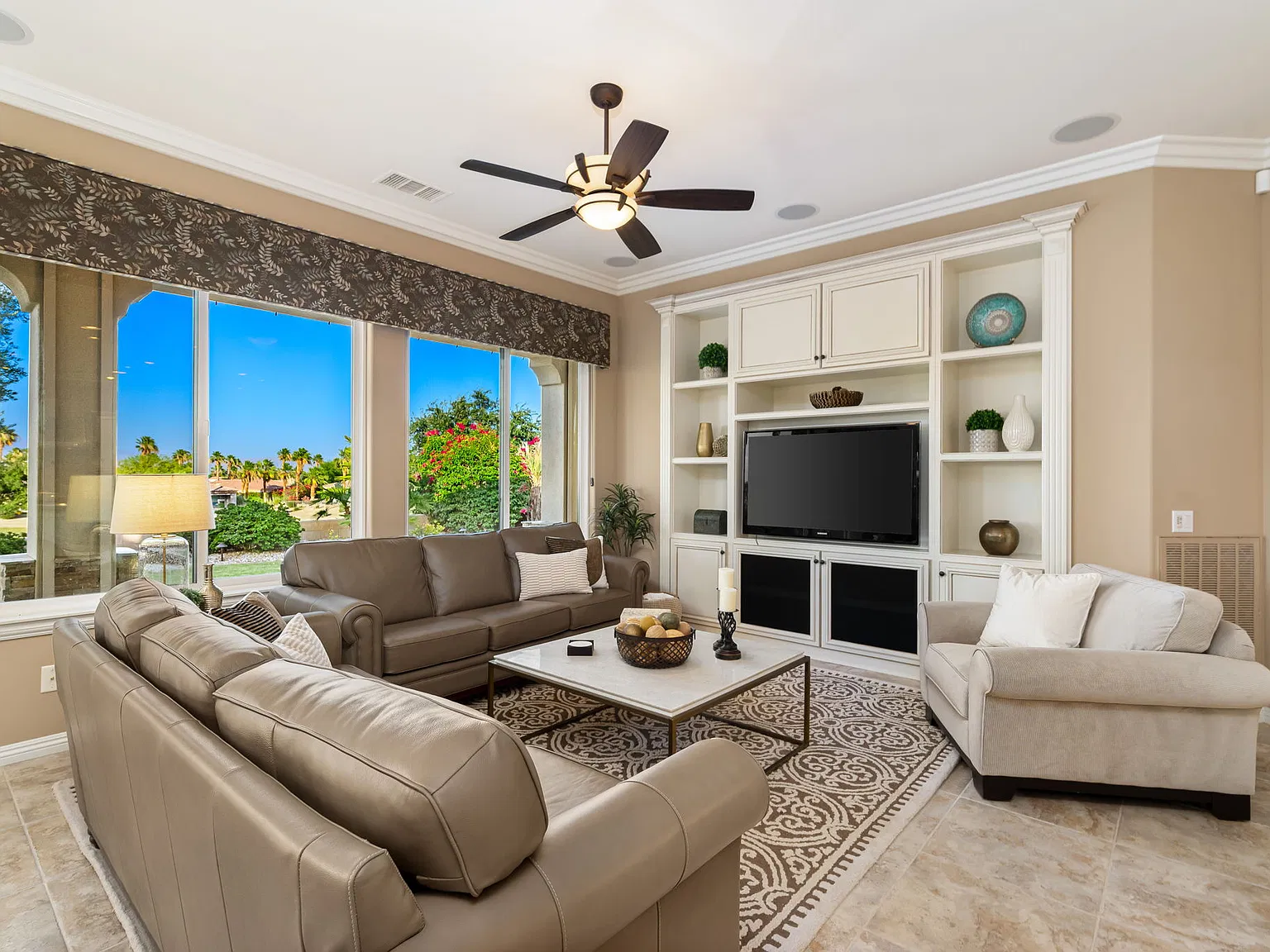 3 bed, 3.5 bath, 2750 sqft, $9,500 — Photo 4